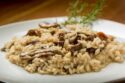 Ricetta Risotto ai funghi con brodo di castagne e ginepro