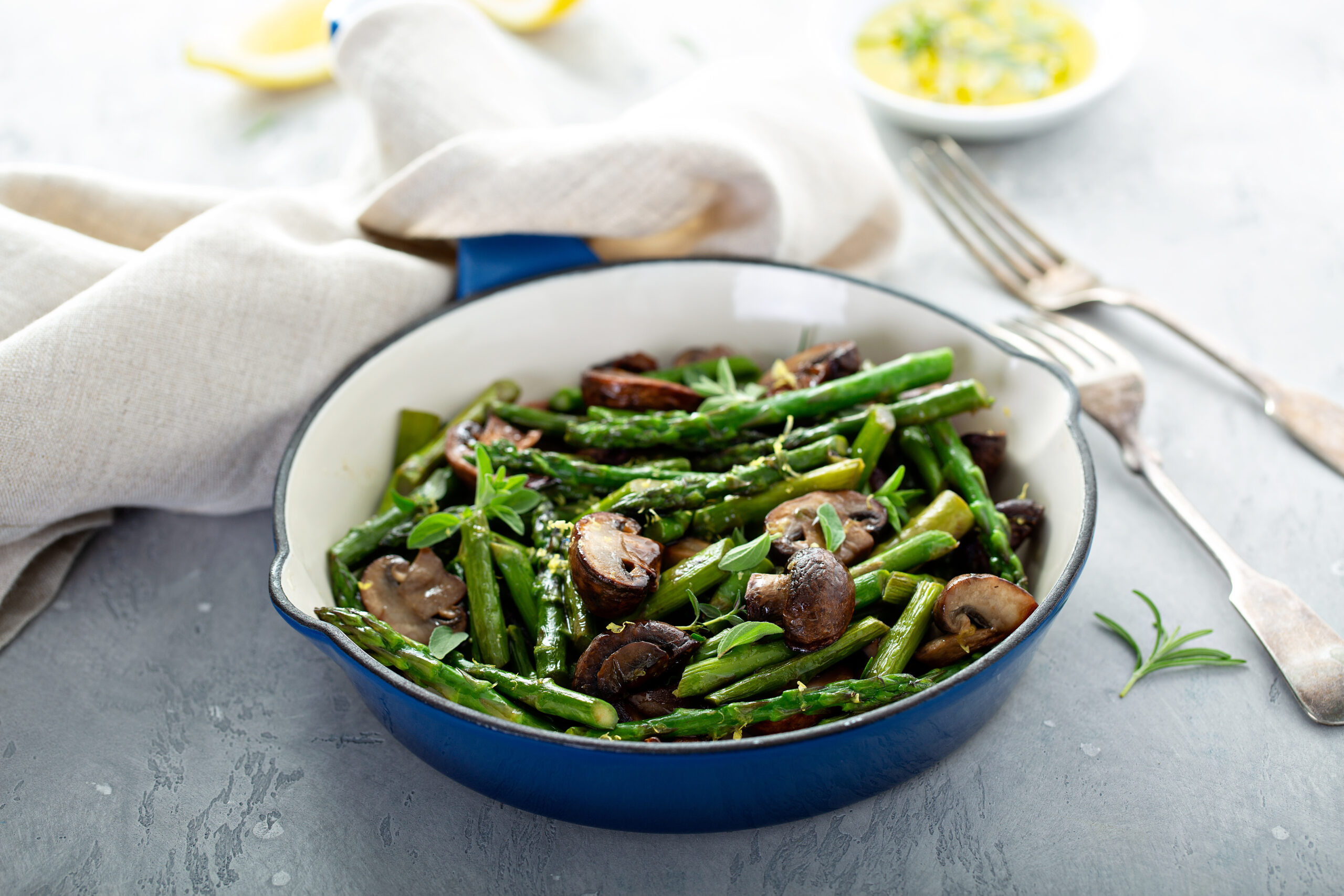 CHAMPIGNON E ASPARAGI SALTATI IN PADELLA