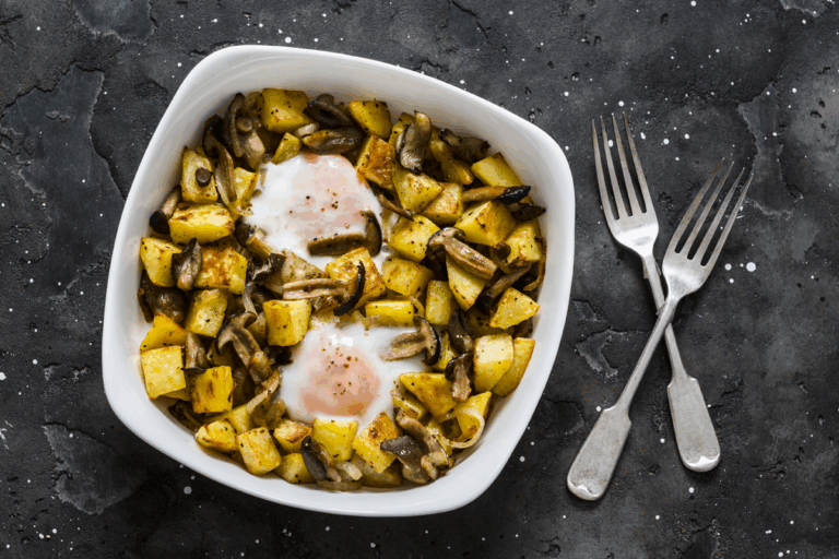 FUNGHI, PATATE E UOVA IN CAMICIA